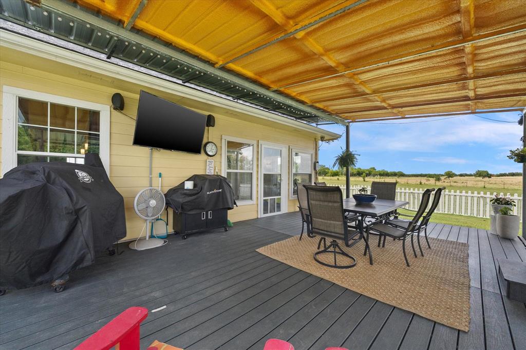 1028 Fm 1566 Property Photo 10
