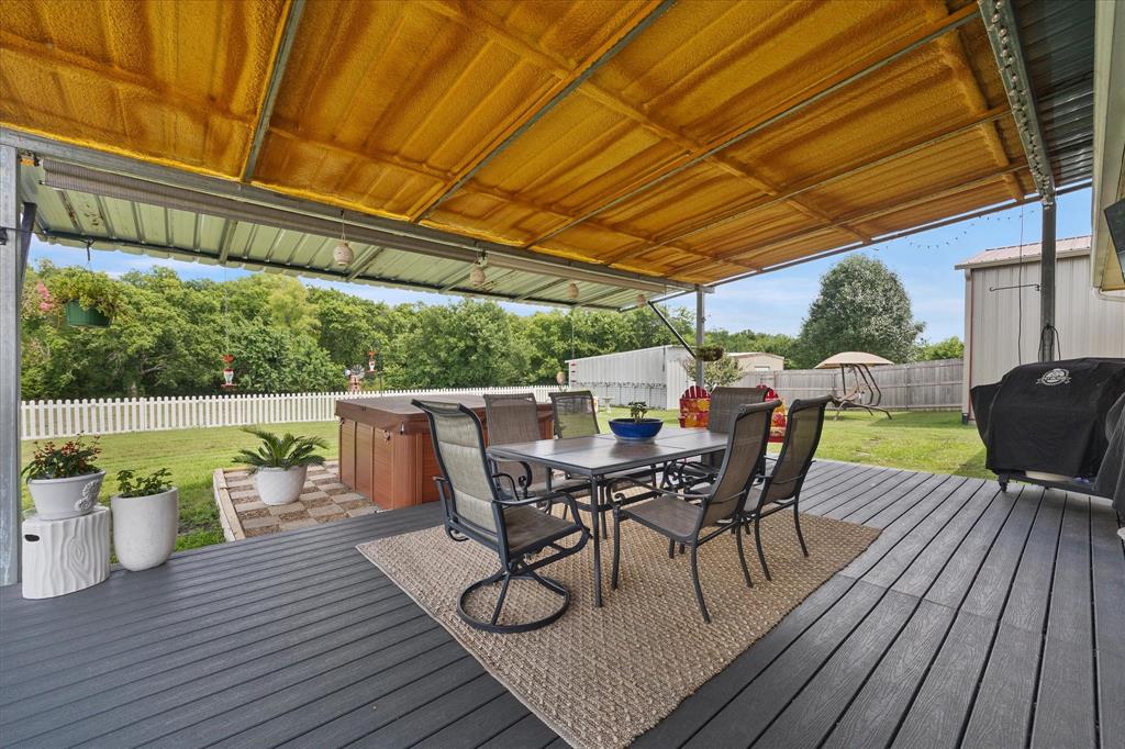 1028 Fm 1566 Property Photo 11