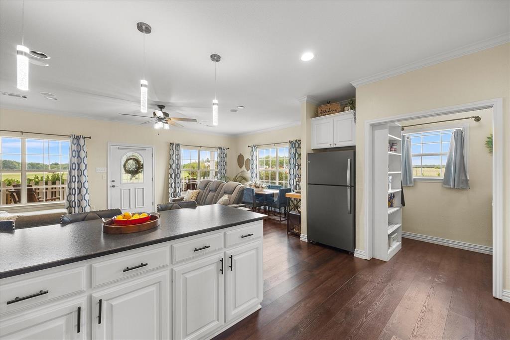 1028 Fm 1566 Property Photo 14