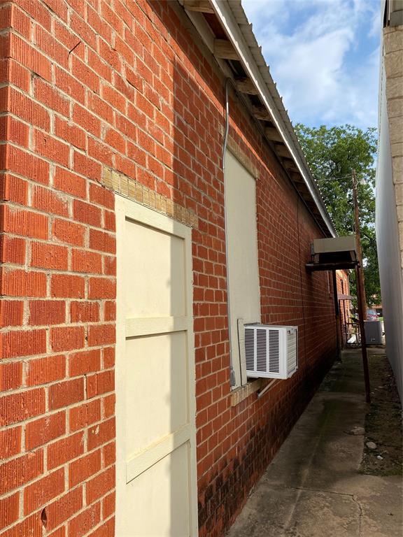 111 E Wallace Highway Property Photo 3