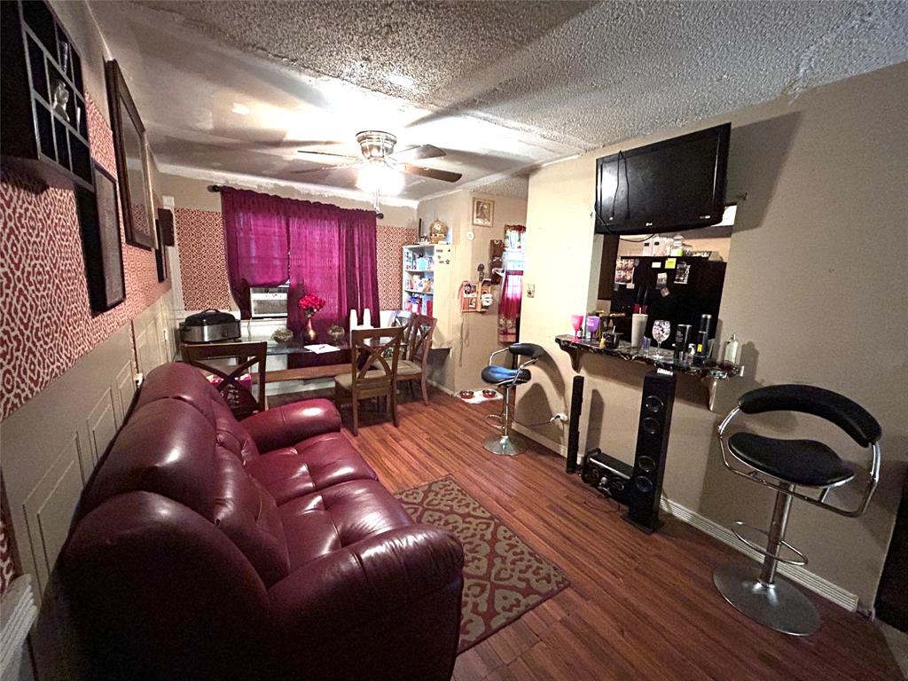 6759 La Grange Drive Property Photo 5