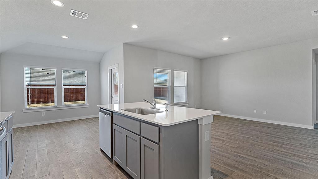 2712 Flowers Drive Property Photo 6