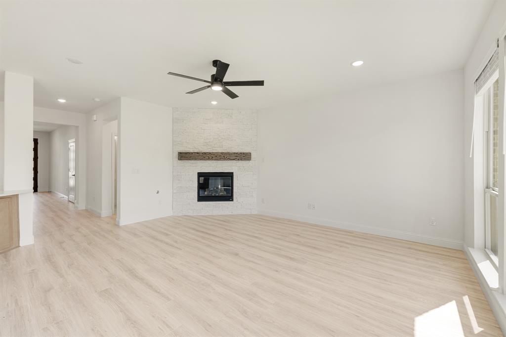 917 Greenleaf Court Property Photo 19