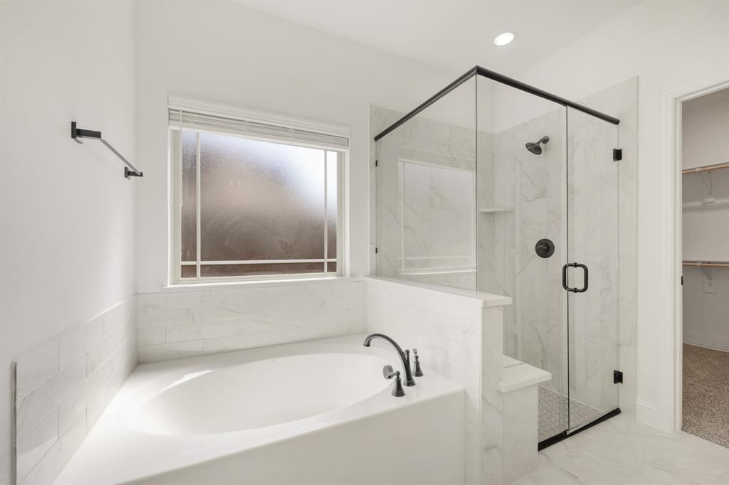917 Greenleaf Court Property Photo 23