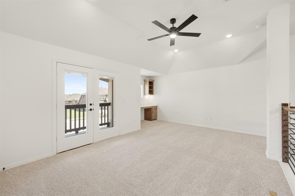 917 Greenleaf Court Property Photo 25