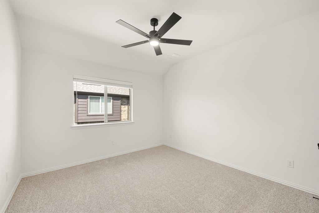 917 Greenleaf Court Property Photo 28