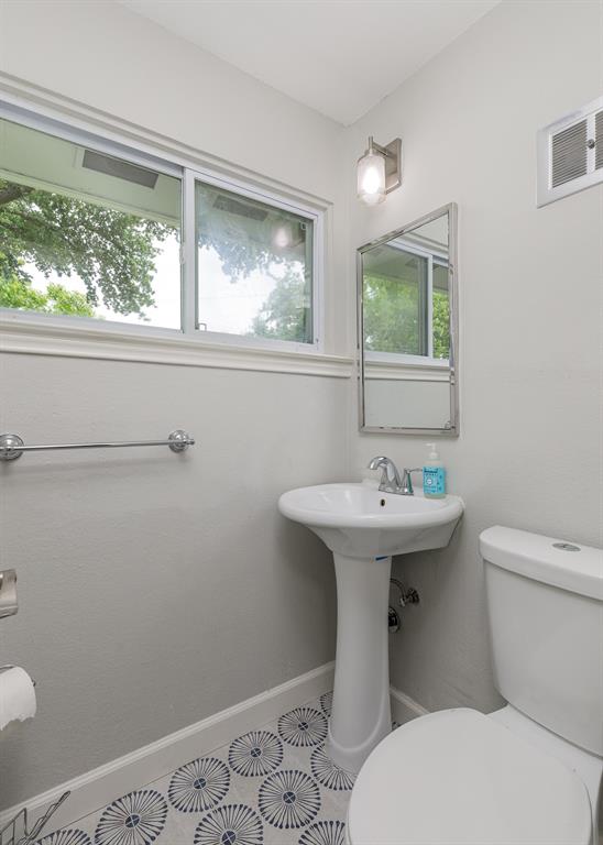 3672 Midpines Drive Property Photo 25