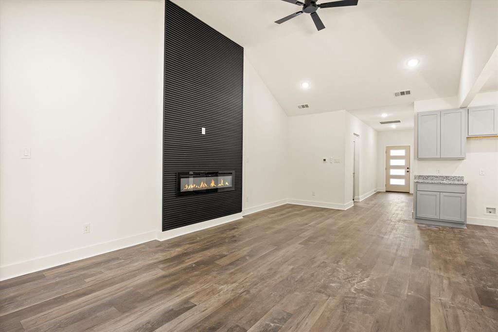 469 Peace Lily Way Property Photo 3