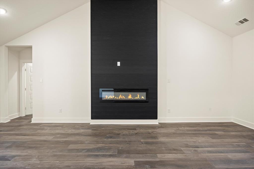 469 Peace Lily Way Property Photo 4