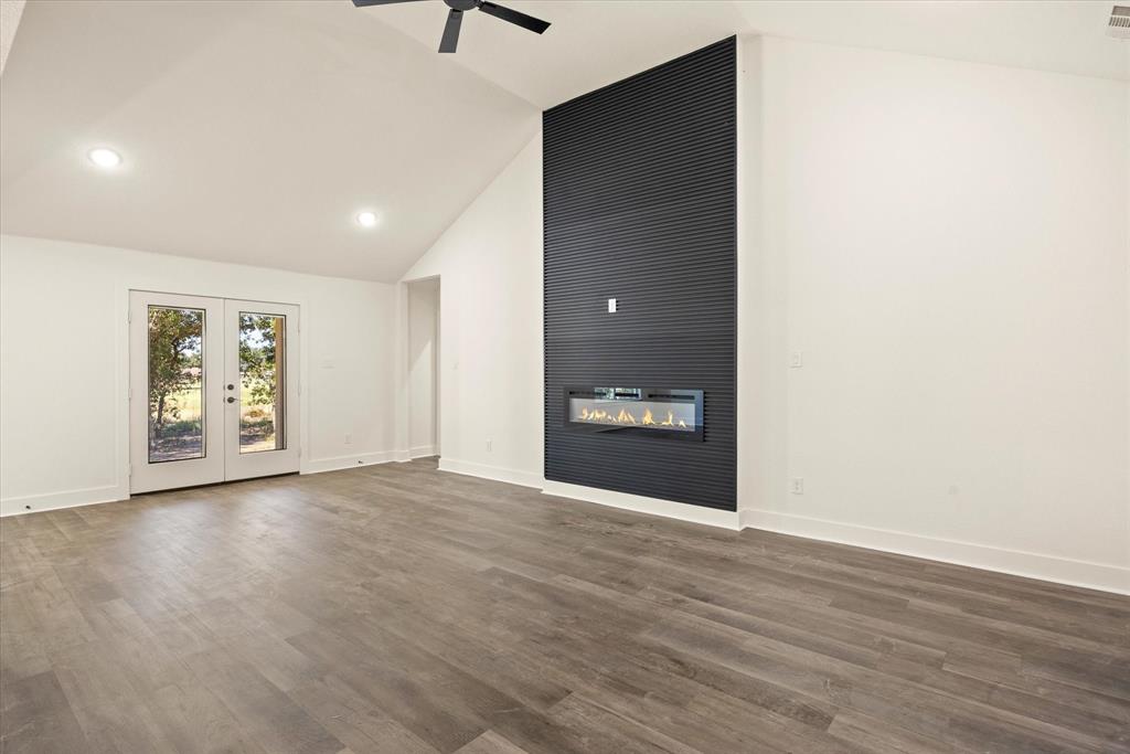 469 Peace Lily Way Property Photo 5