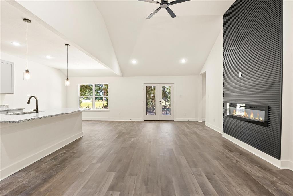 469 Peace Lily Way Property Photo 6