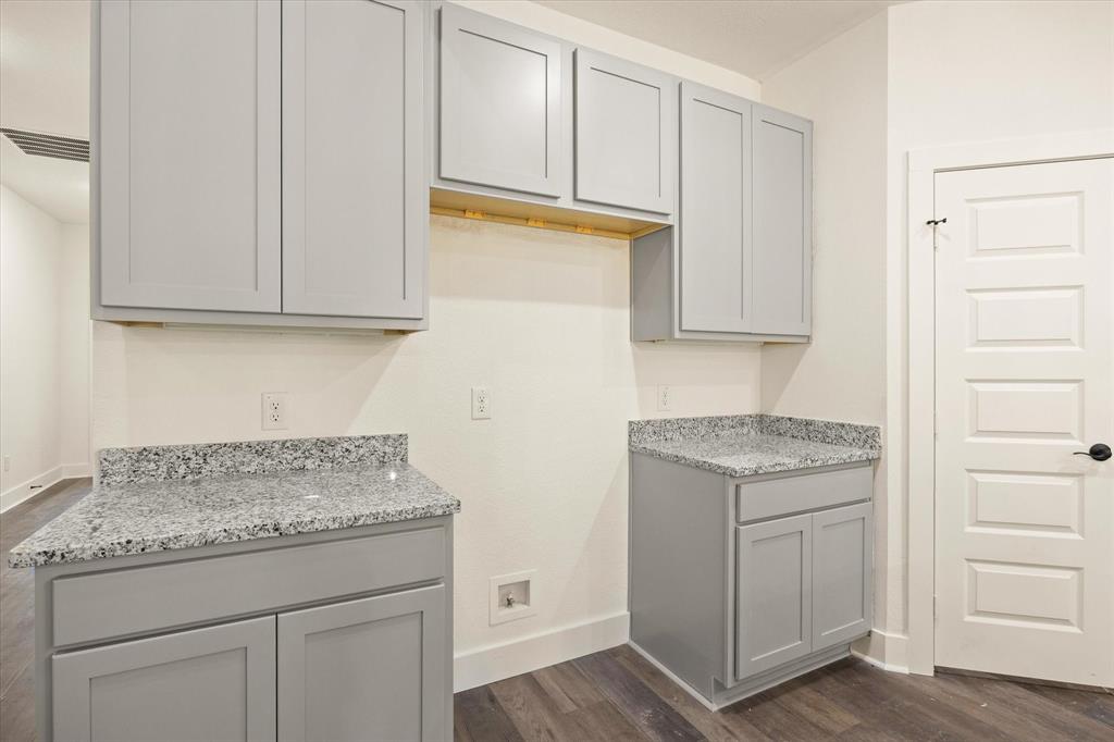469 Peace Lily Way Property Photo 7