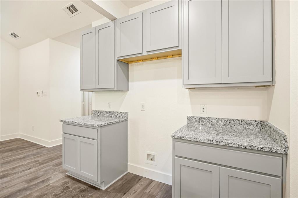 469 Peace Lily Way Property Photo 8