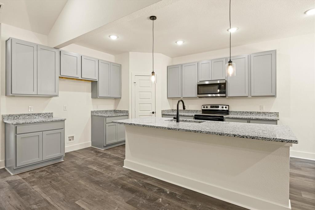 469 Peace Lily Way Property Photo 10