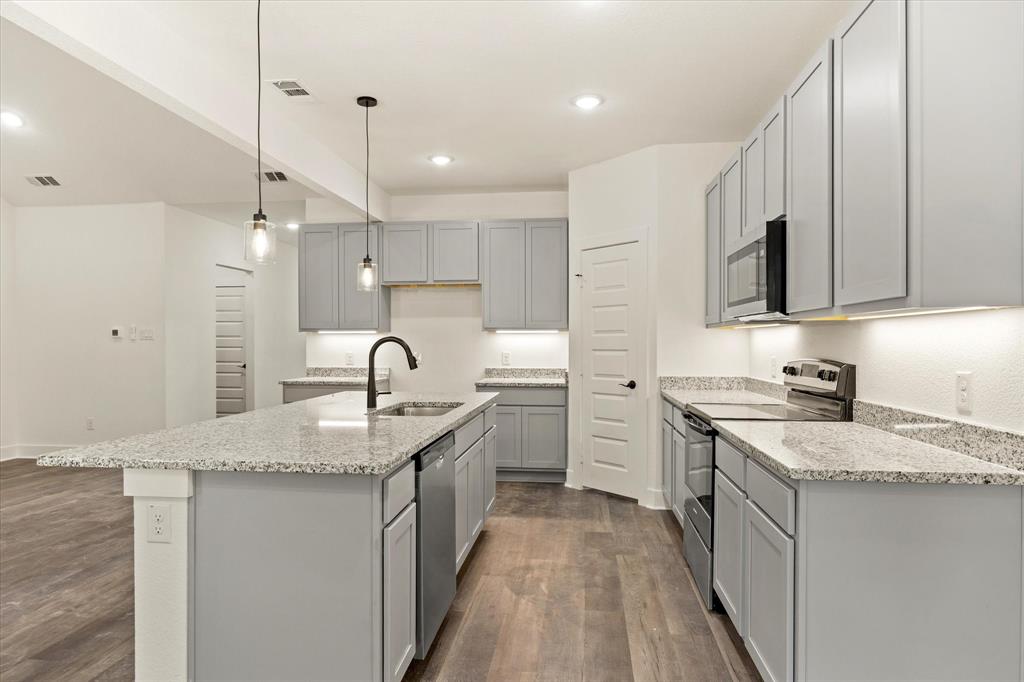 469 Peace Lily Way Property Photo 32