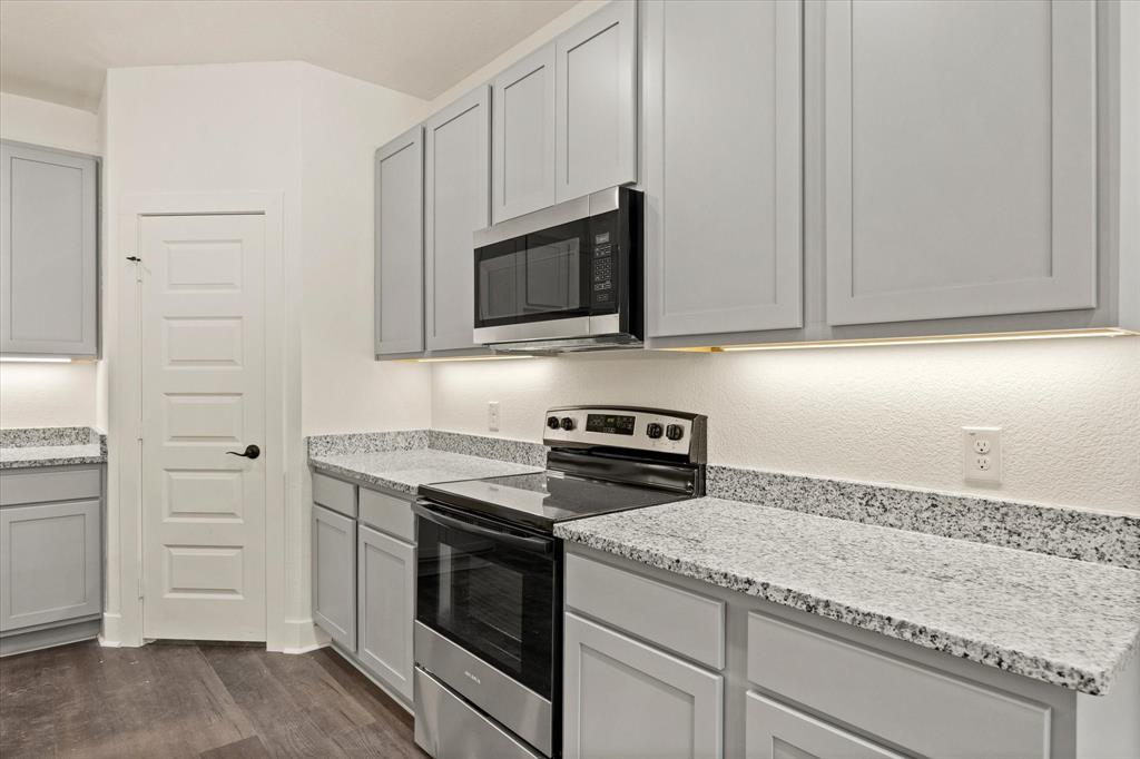 469 Peace Lily Way Property Photo 33