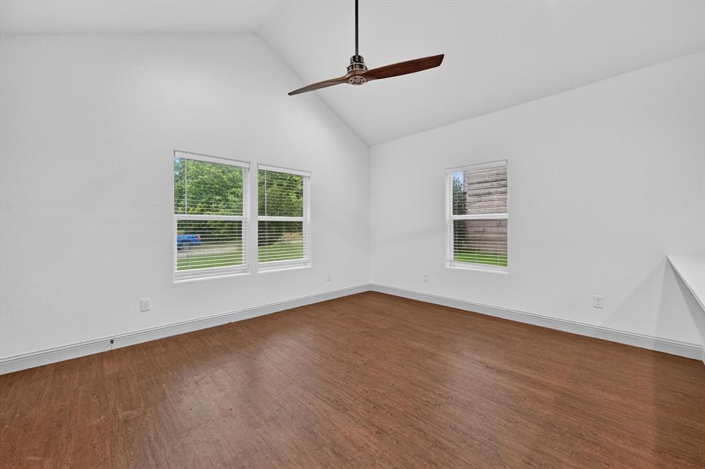 818 W Elm Street Property Photo 4