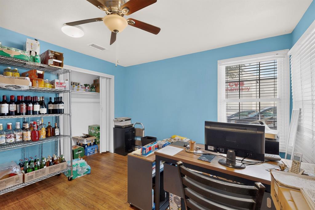 7224 Glenview Drive Property Photo 24