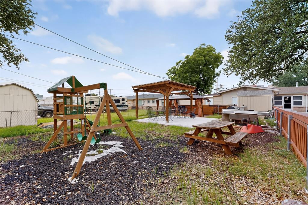 7224 Glenview Drive Property Photo 32