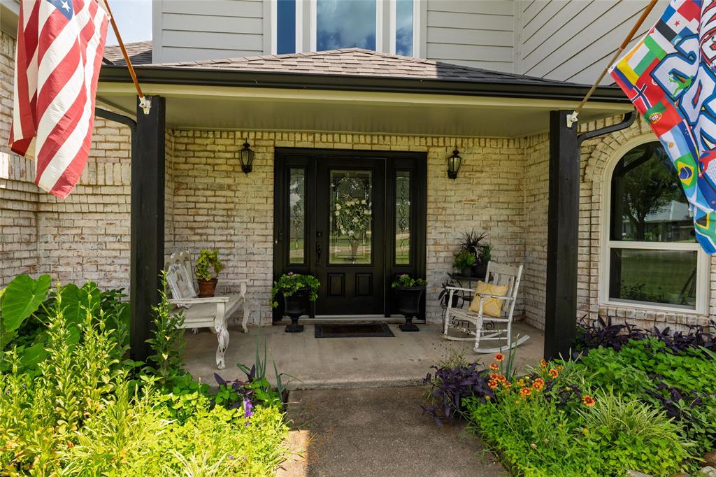 1530 Nightingale Circle Property Photo 3