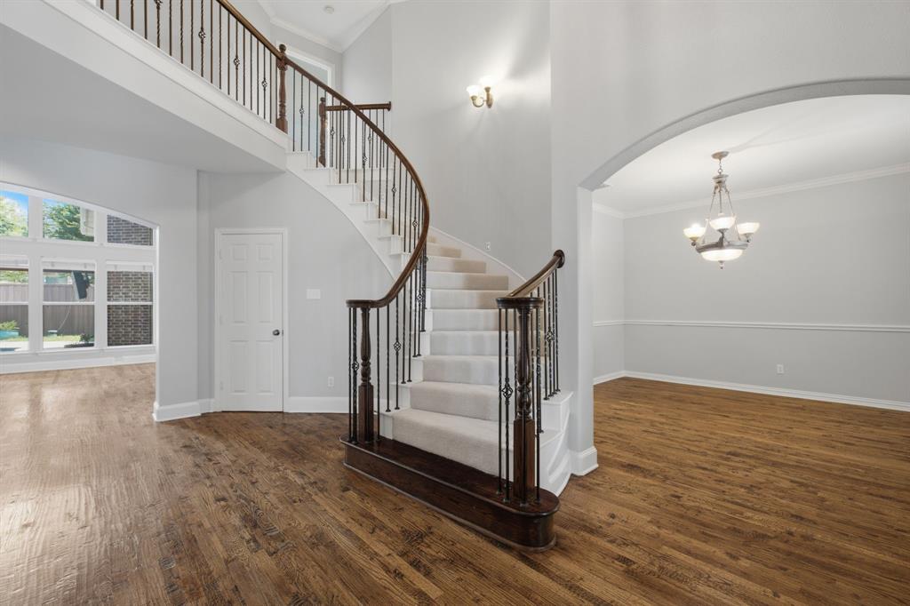 2015 Midhurst Drive Property Photo 2