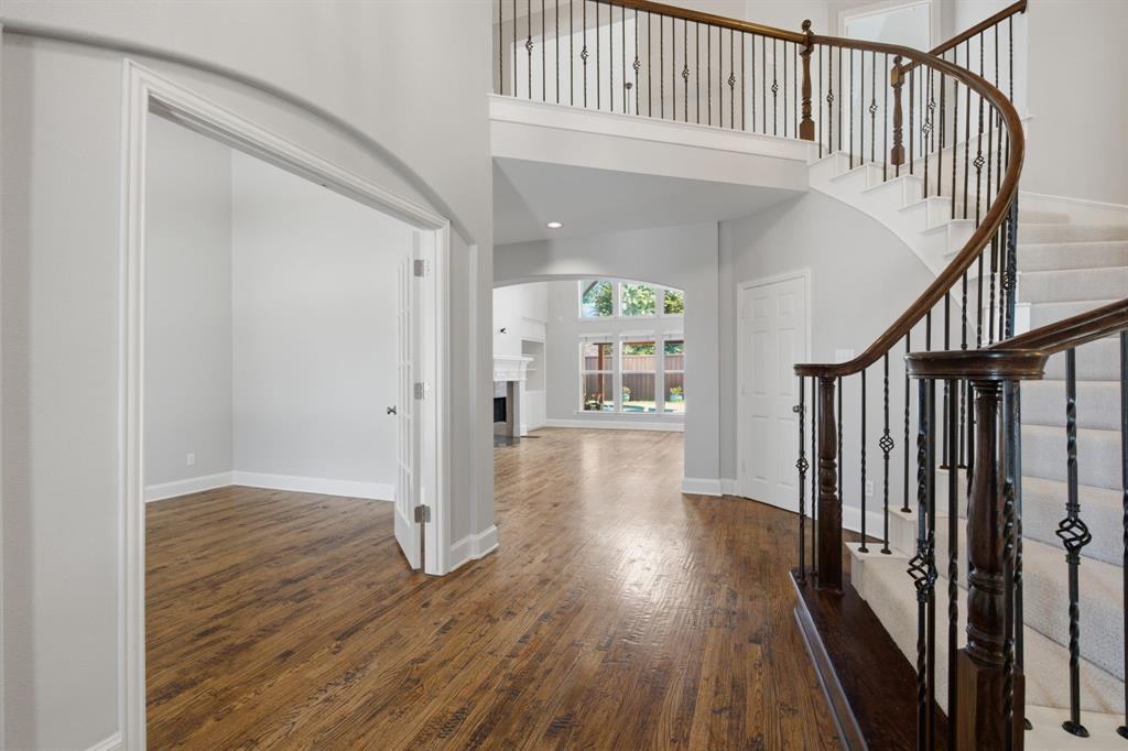 2015 Midhurst Drive Property Photo 6