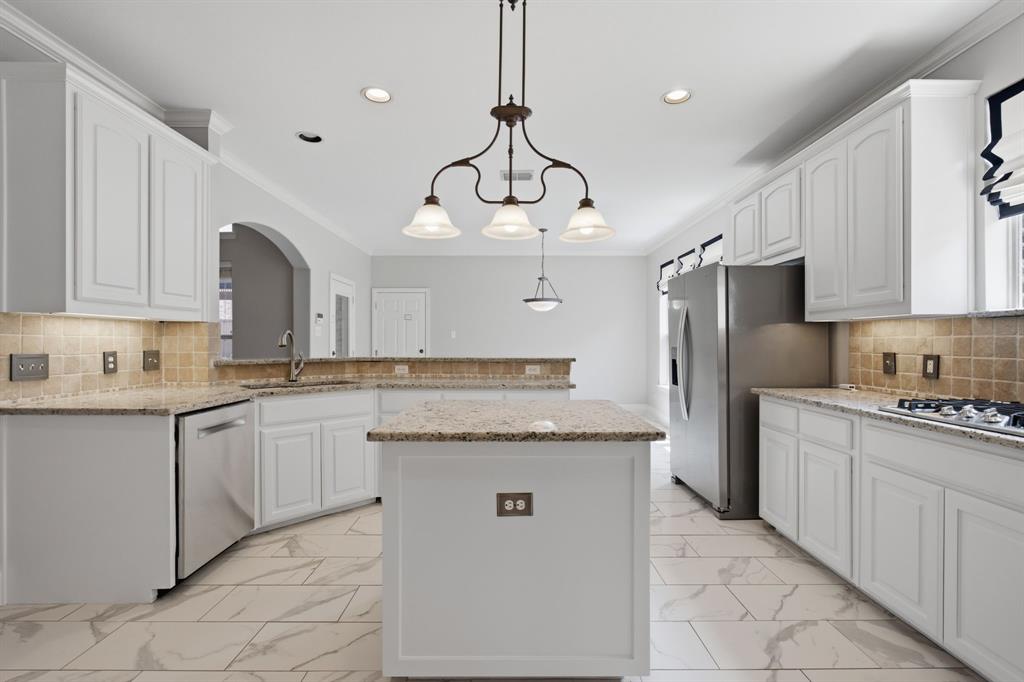 2015 Midhurst Drive Property Photo 15