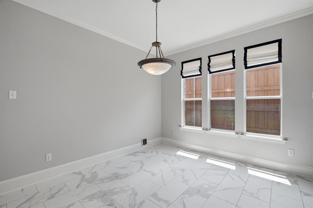 2015 Midhurst Drive Property Photo 16