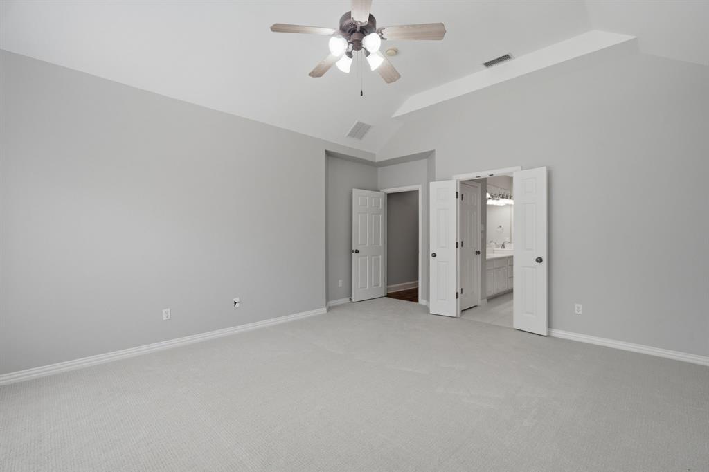 2015 Midhurst Drive Property Photo 18