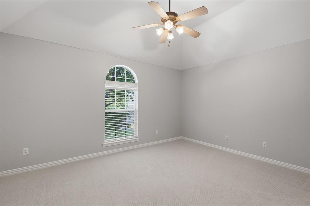 2015 Midhurst Drive Property Photo 28