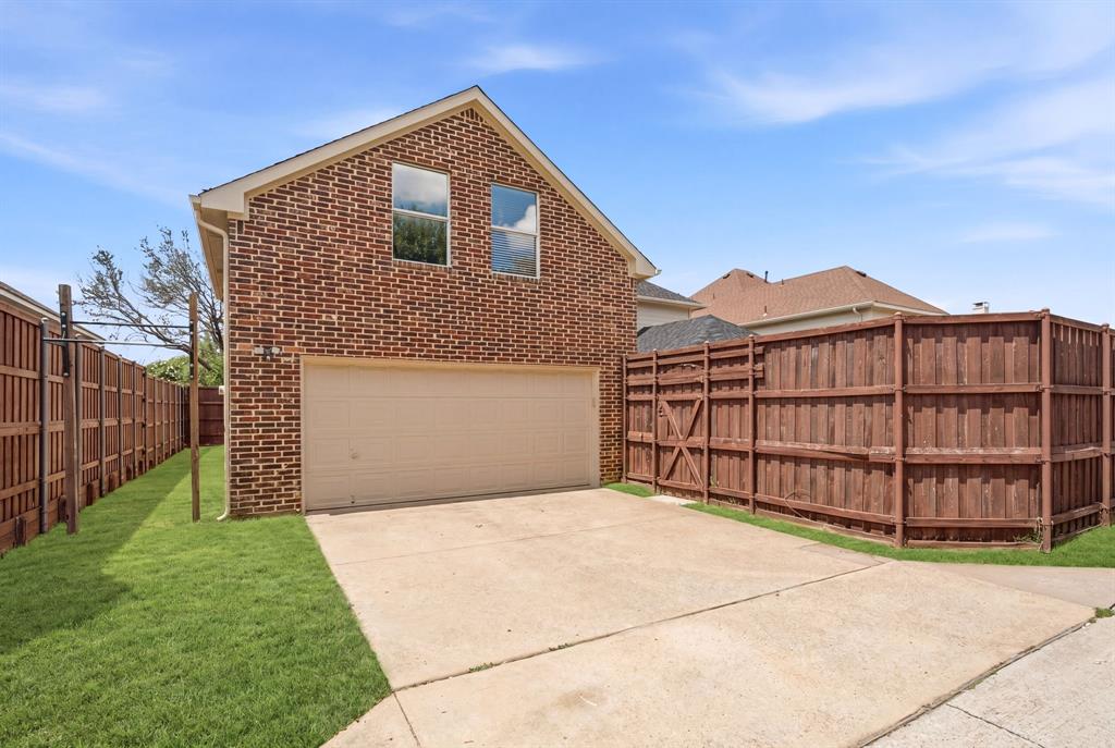 2015 Midhurst Drive Property Photo 34