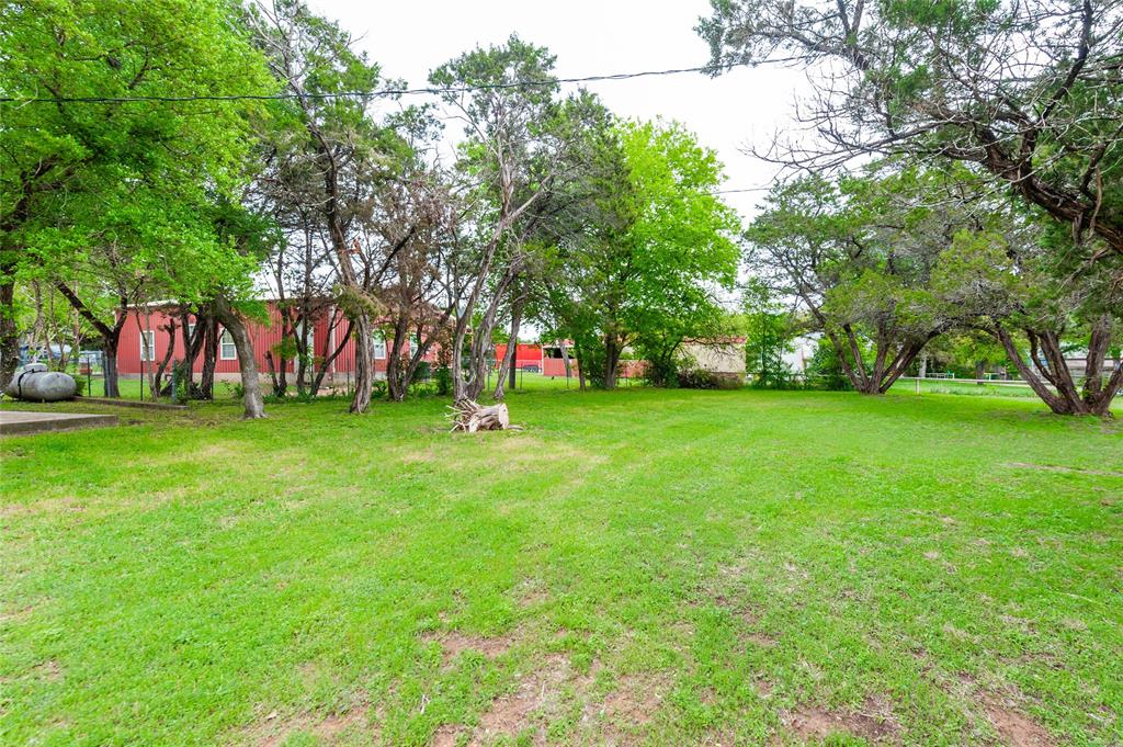137 Center Loop Property Photo 8