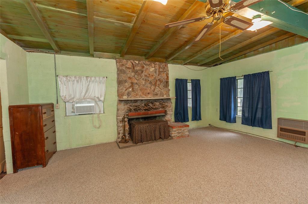 137 Center Loop Property Photo 13