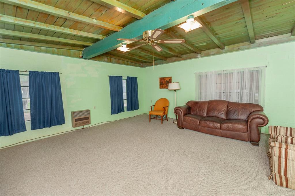137 Center Loop Property Photo 14