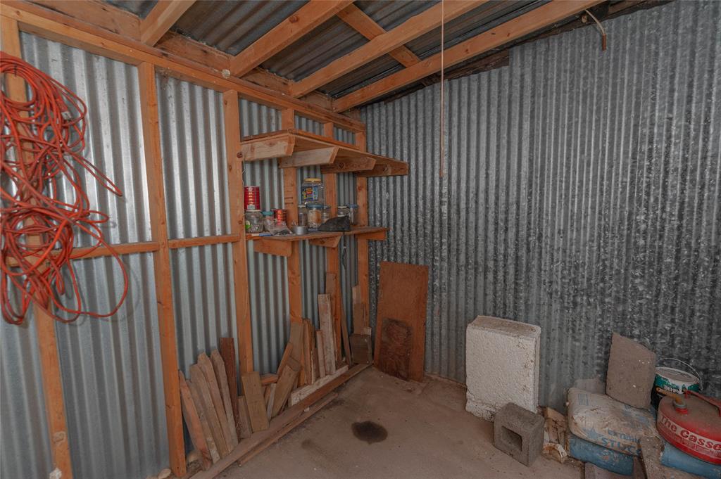 137 Center Loop Property Photo 32