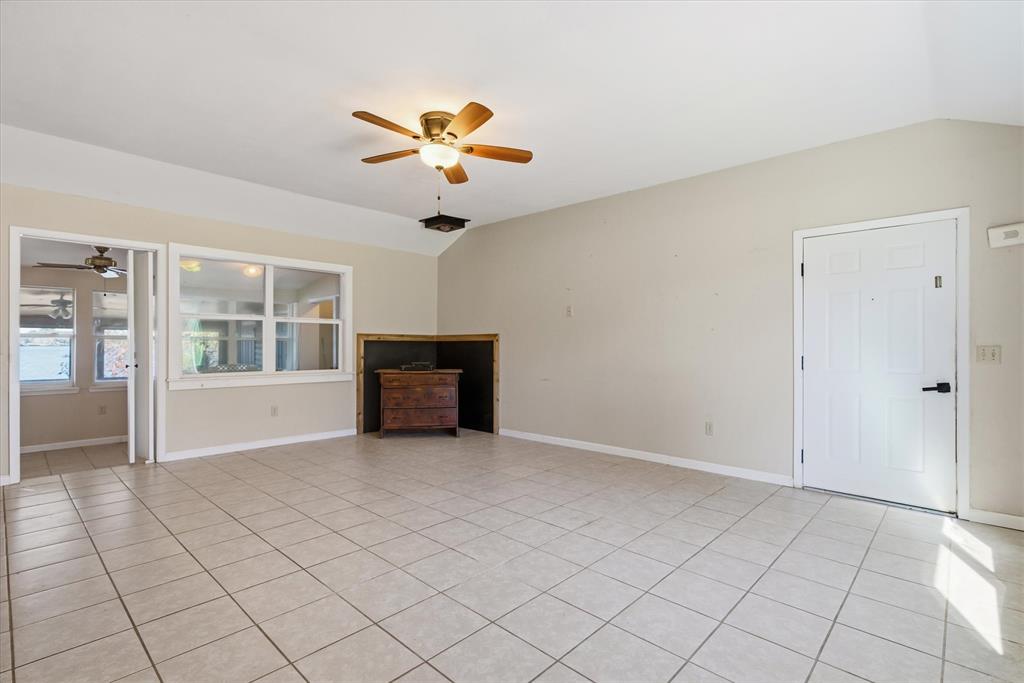 380 S County Road 4837 Property Photo 18