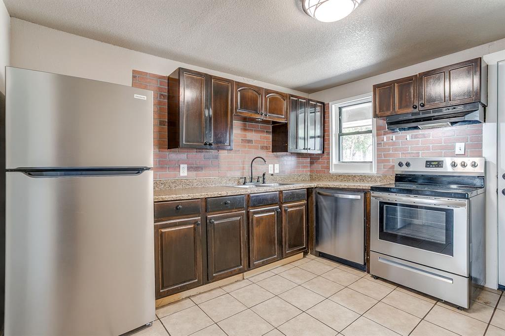 913 Jameson Street Property Photo 10
