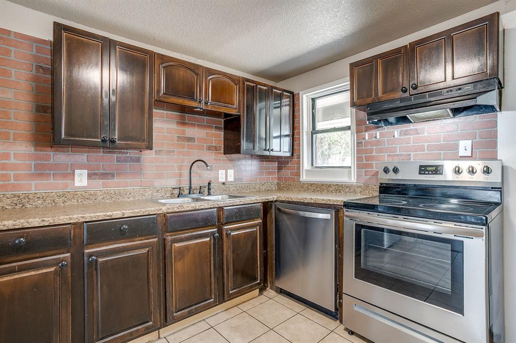 913 Jameson Street Property Photo 11