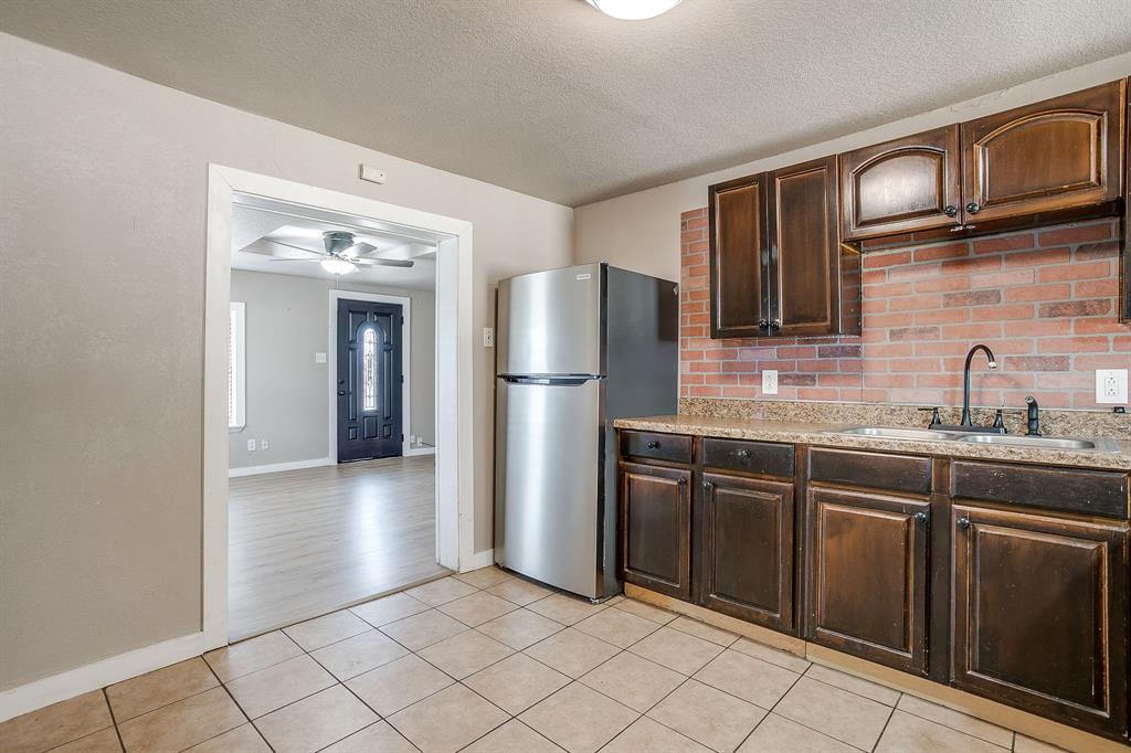 913 Jameson Street Property Photo 12