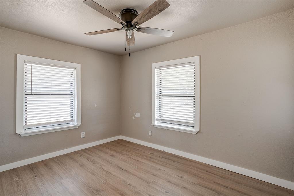 913 Jameson Street Property Photo 25