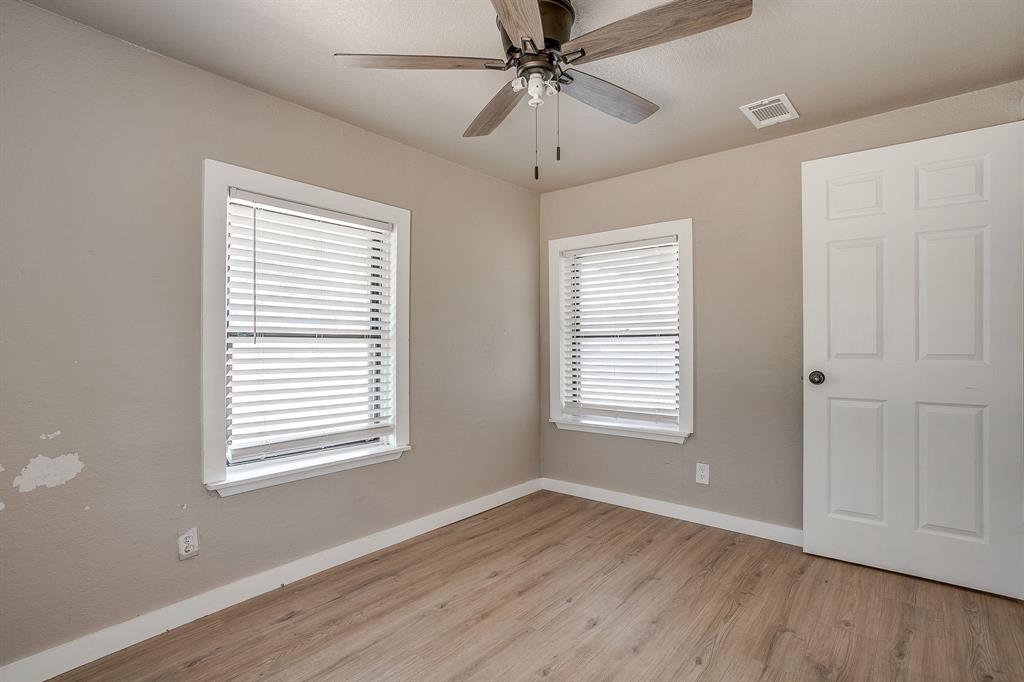 913 Jameson Street Property Photo 28