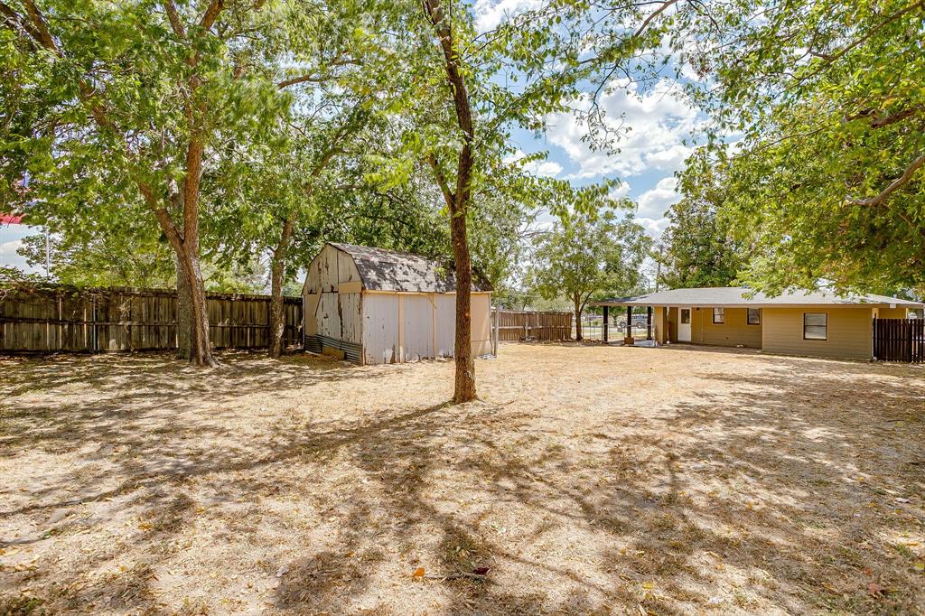 913 Jameson Street Property Photo 34
