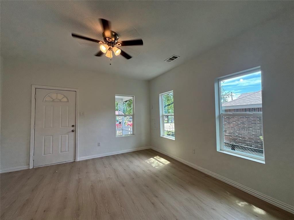 1815 Leath Street Property Photo 3