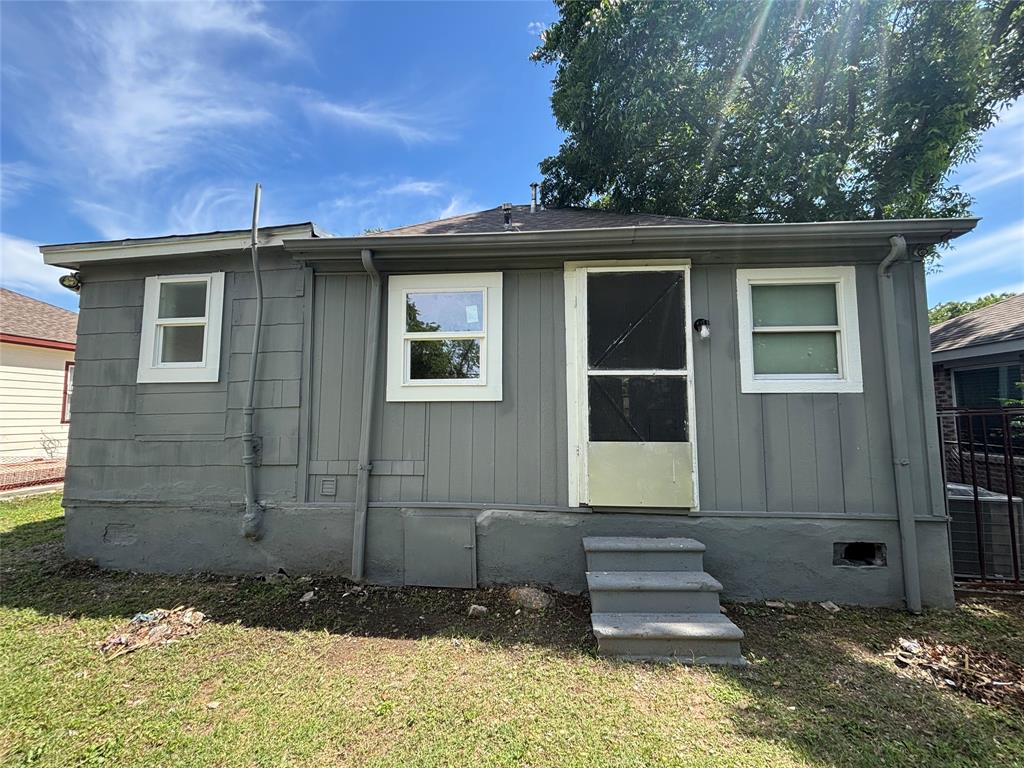 1815 Leath Street Property Photo 16