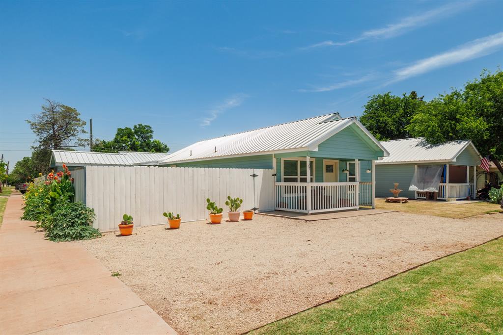 1107 Vine Street Property Photo 1