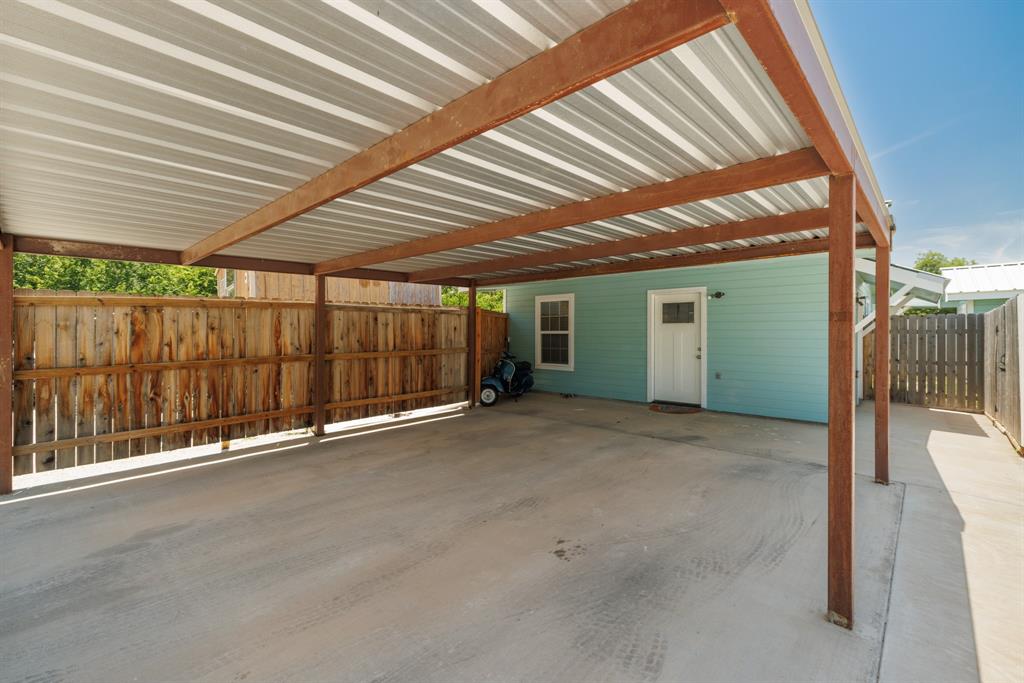 1107 Vine Street Property Photo 7