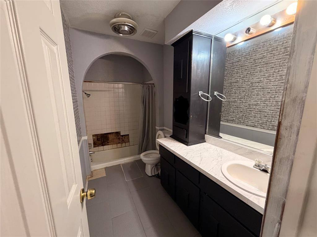 1412 Linwood Lane Property Photo 6