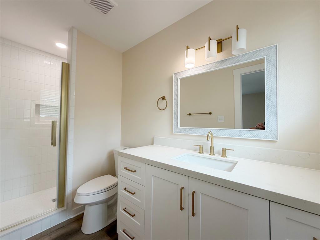 4909 Loch Lomond Drive Property Photo 10