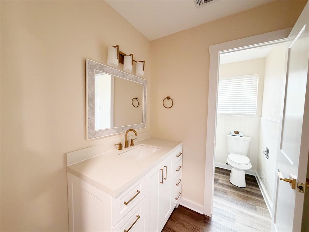 4909 Loch Lomond Drive Property Photo 13