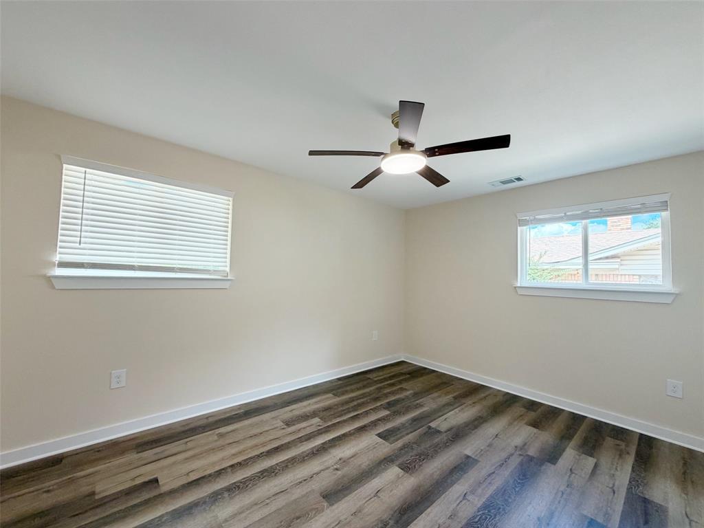 4909 Loch Lomond Drive Property Photo 14